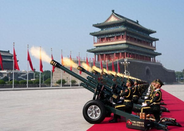 中证策略 果然！9·3阅兵当天，台海来了不速之客，特朗普要把风头全抢走